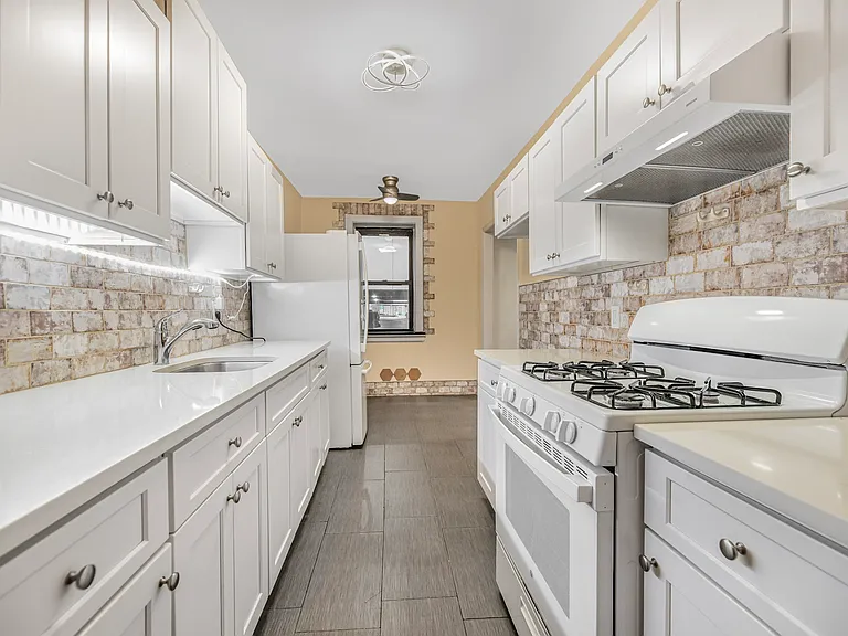 42 Barker Ave #2B — Photo 7