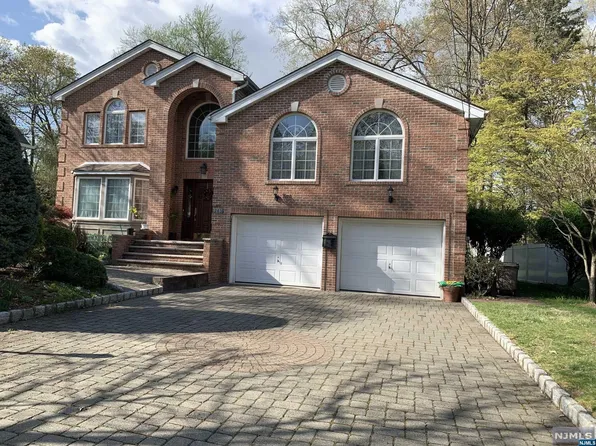 245 Demarest Ave, Closter, NJ 07624