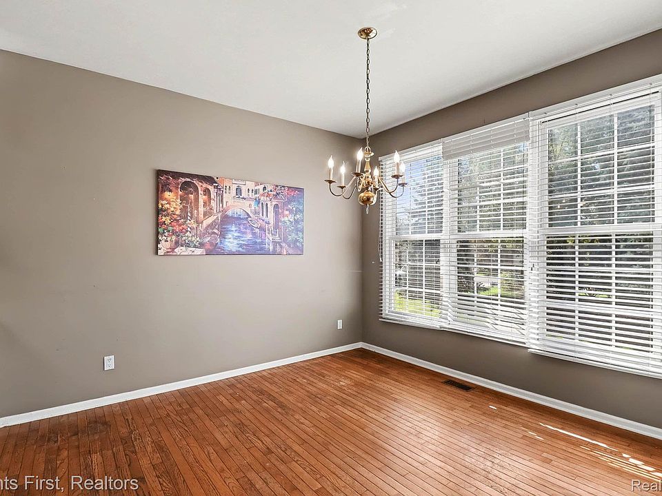 39489 Edgewater Dr, photo 8