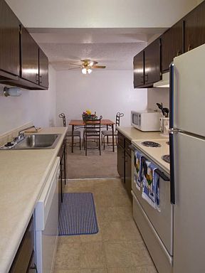 2nd image of 3710 E La Salle St APT 3309