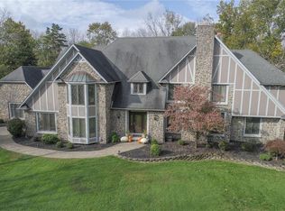 5 Mill Pond Ln, Rochester, NY 14626