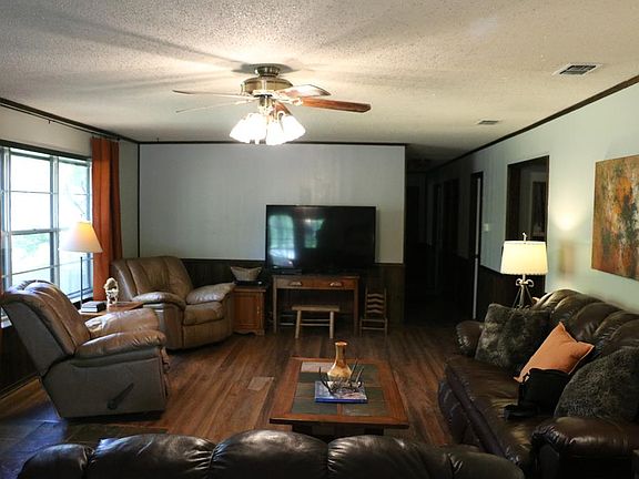 3rd image of 1922 Montgomery Dr