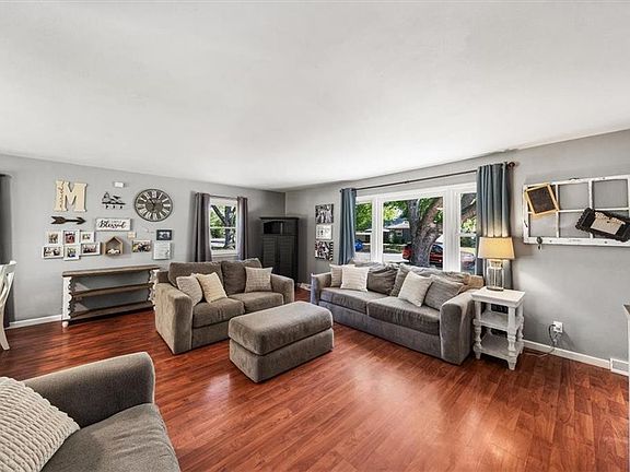 4th image of 4820 Melrose Ln