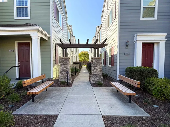 2139 Eva St, Napa, CA 94559