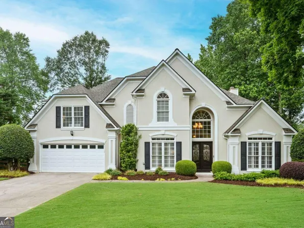 725 Heathland Dr, Roswell, GA 30075