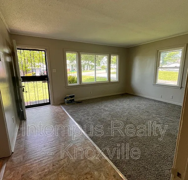 3116 Sunset Ave — Photo 2