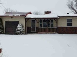 8934 Longview Dr, Ozawkie, KS 66070