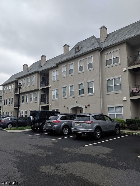 1st image of 322 BRITTANY DR
