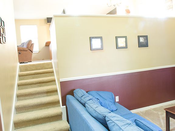 4th image of 8127 S Creekwood Drive