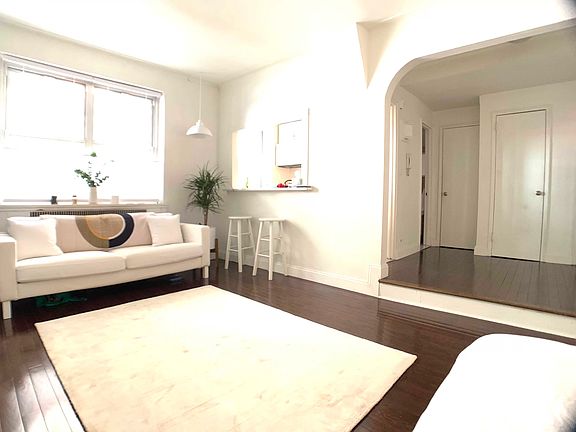 3rd image of 210 W 19th St APT 1-B