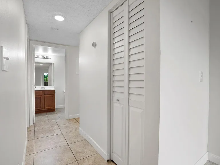 7640 Westwood Dr #411 — Photo 20