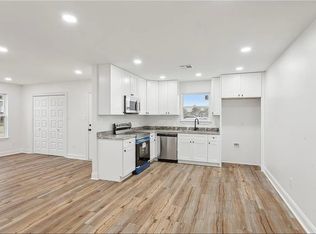 1559 W Chelsea Rd, Harvey, LA 70058