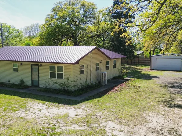 420502 E 1170th Rd, Eufaula, OK 74432