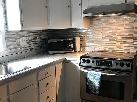 4th image of 2057 E McLean Ave