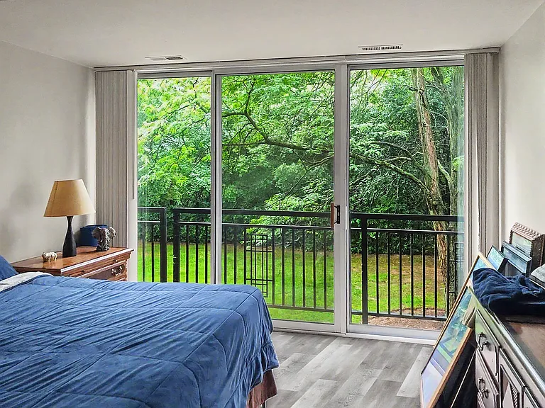 1833 Four Lakes Ave #2M — Photo 3