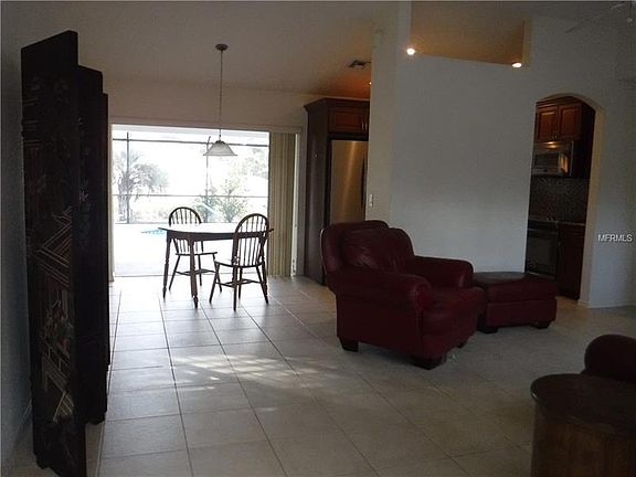 2nd image of 2814 Trianna St