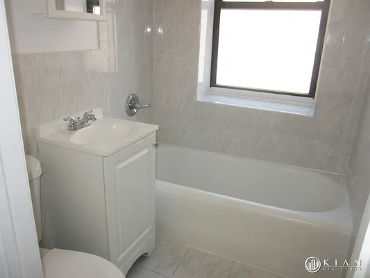 Rented by Kian Realty | media 16