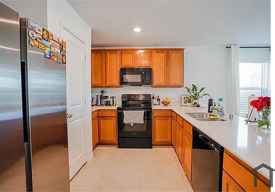 143 Plumcove Dr — Photo 3