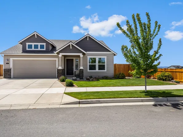 1132 NW Golf Course Dr, Madras, OR 97741