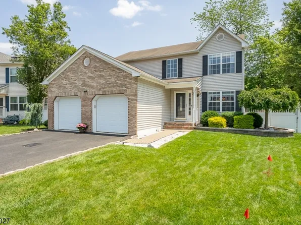 813 Grandview St, Middlesex Boro, NJ 08846