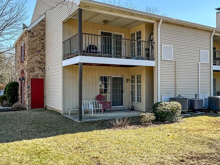 109 Valley Greene Cir — Photo 24