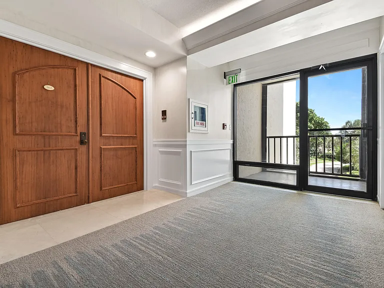 3322 Casseekey Island Rd #302 — Photo 4