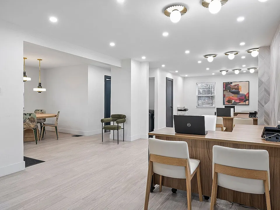 Leasing Office