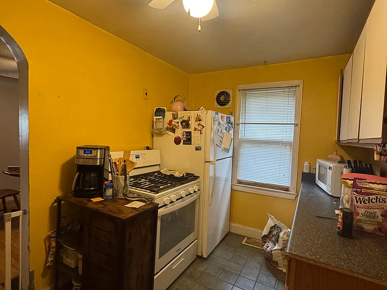 914 Oak St — Photo 3