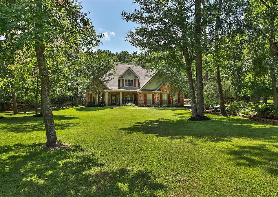 1st image of 32807 Clearwater Ct