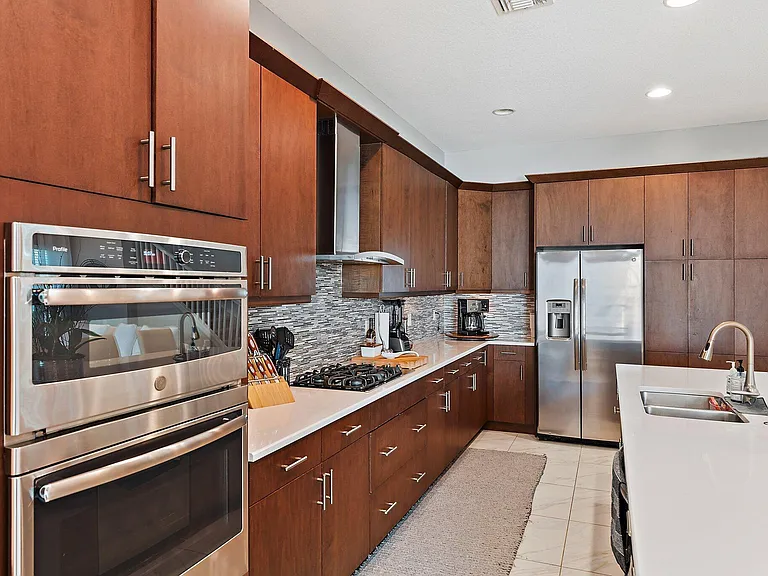 1077 Faulkner Ter — Photo 21