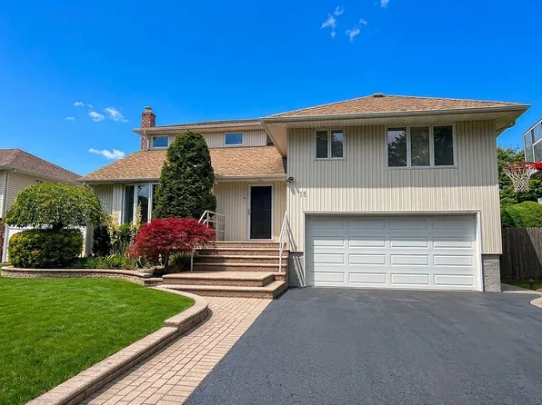 18 Parkway Dr, Syosset, NY 11791