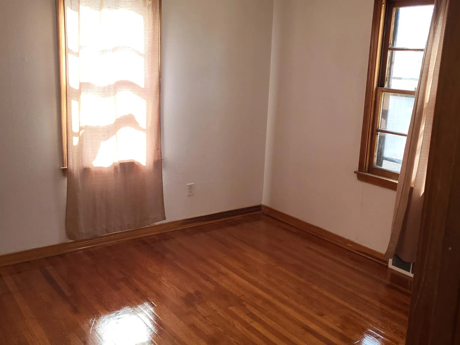 2 bed, $950 — Photo 4