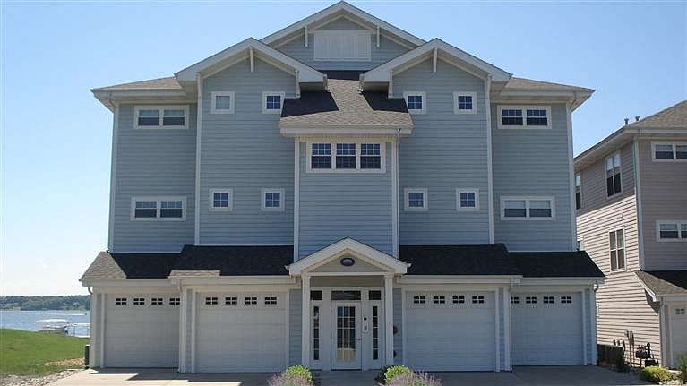 1st image of 13238 E Lakeshore Dr #301