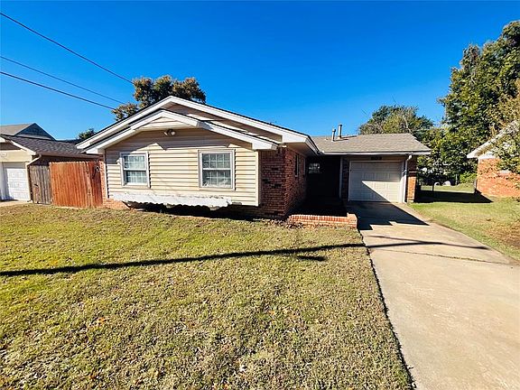 2nd image of 809 Woodland Way