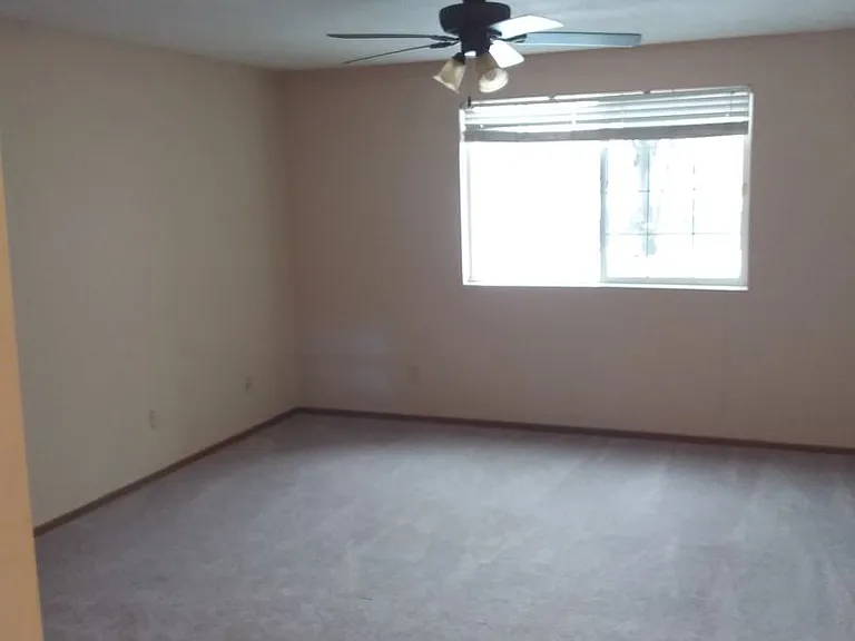 104 Westside Dr — Photo 3