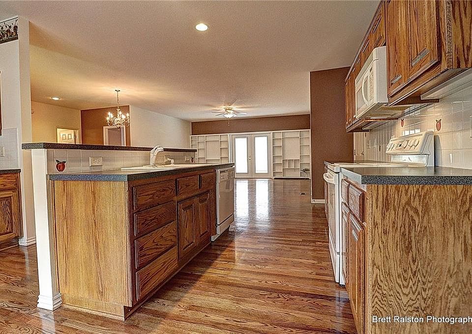 2 Milford Ln, Bella Vista, AR 72715 Zillow