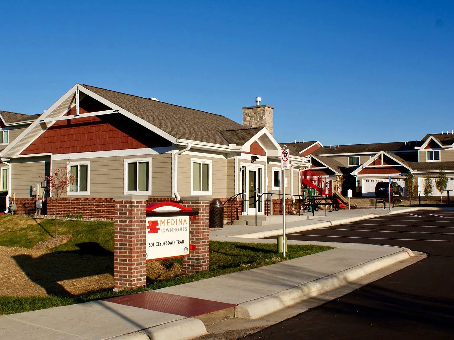 Medina Townhomes — Photo 1