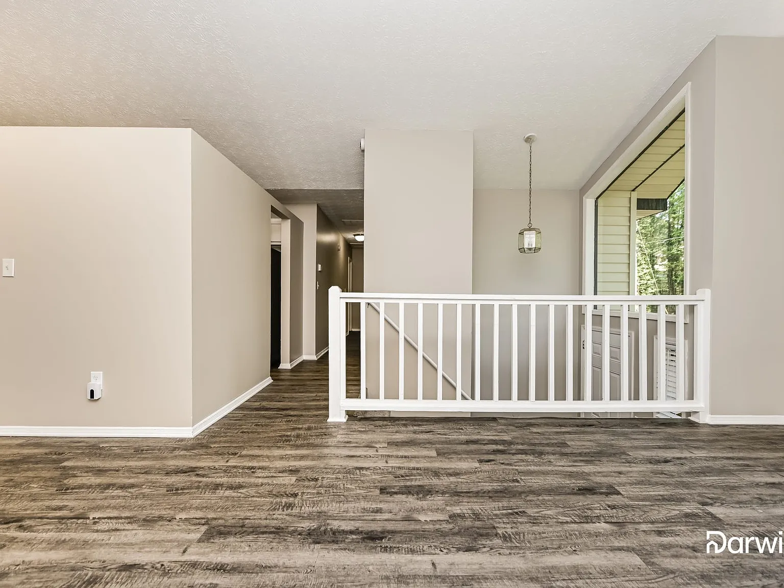 4 bed, 2.5 bath, 1978 sqft, $2,070 — Photo 3