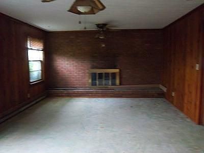 4th image of 305 Cameron Dr