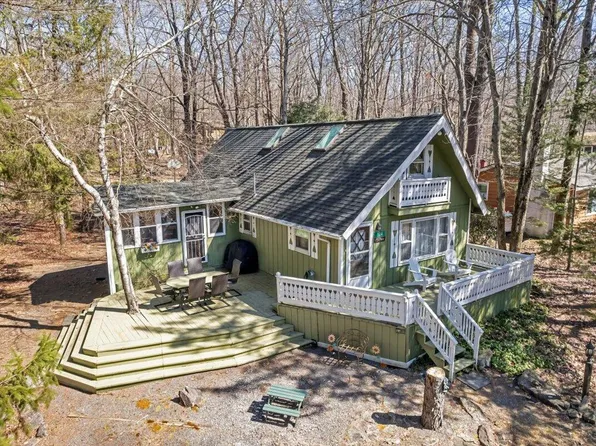 324 Owassa Dr, Pocono Lake, PA 18347