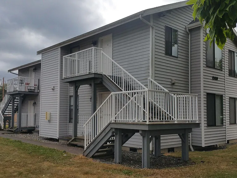 2320 Valencia St — Photo 3