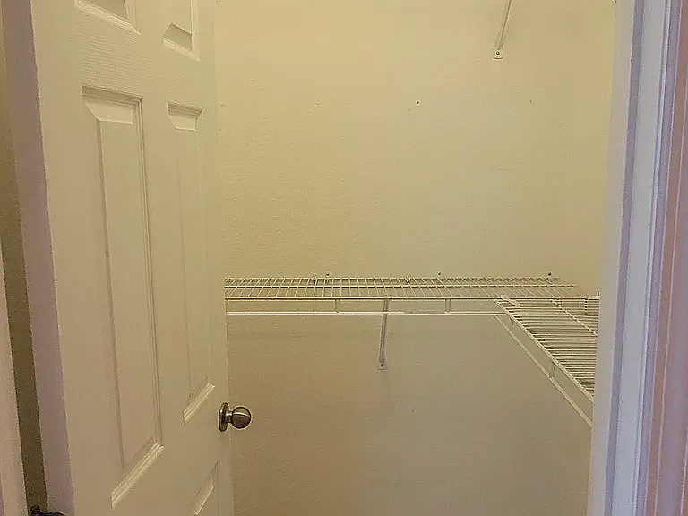 4446 Putnam Ave — Photo 18