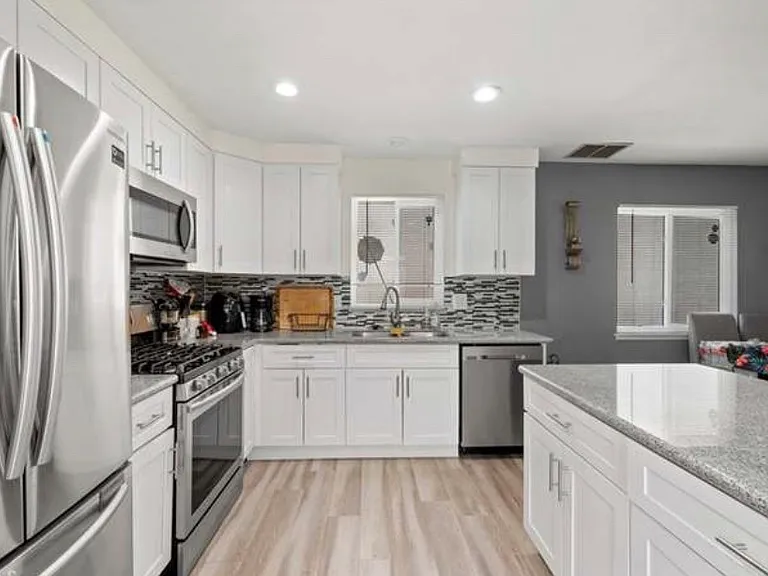 4842 Village Green Way — Photo 8