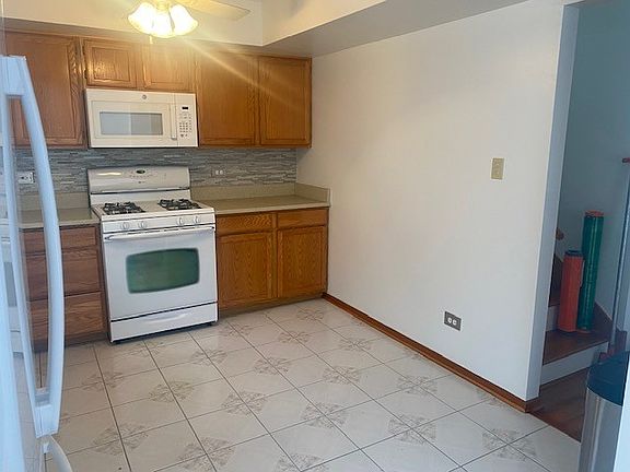 3rd image of 3433 Huntley Ter