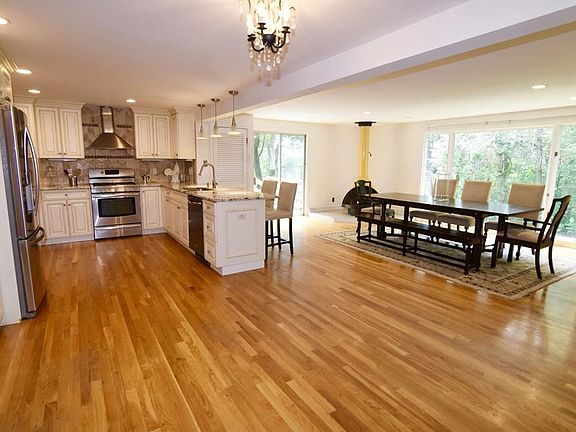 2nd image of 30 Driftwood Cir
