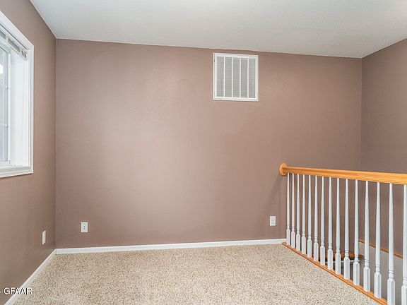 5th image of 409 Bakken Ave SE