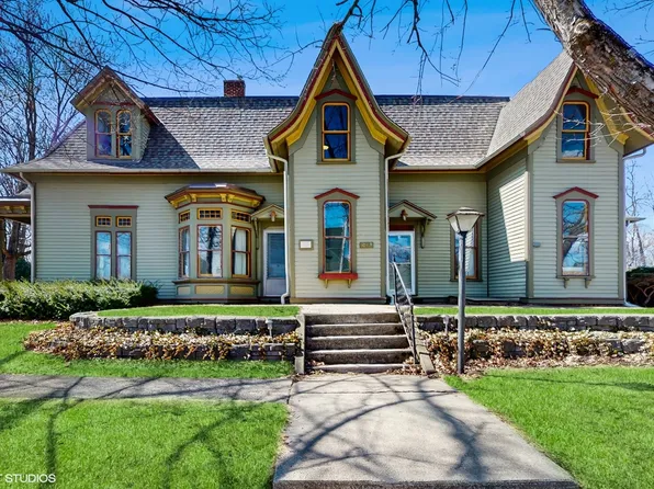 10313 West St, Richmond, IL 60071