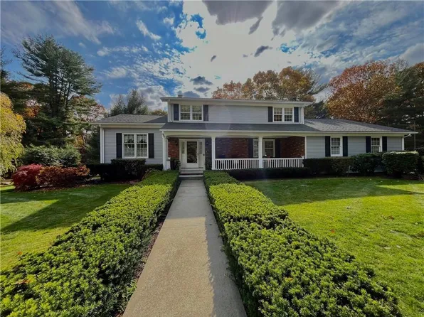 13 Chiswick Rd, Smithfield, RI 02828