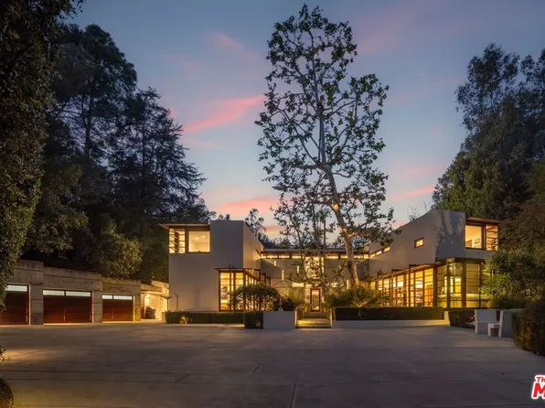 645 Tuallitan Rd, Los Angeles, CA 90049