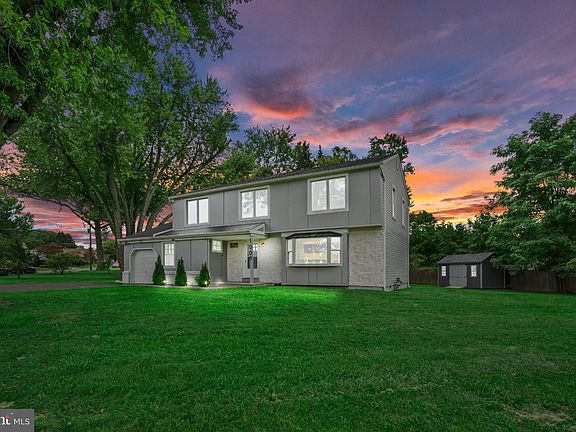 5th image of 1009 Log College Dr